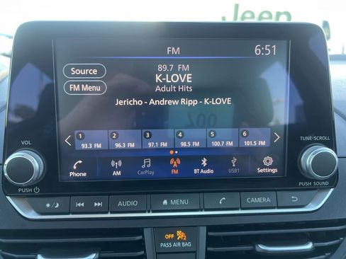 Used 2025 Nissan Altima 2.5 SV FWD image 39