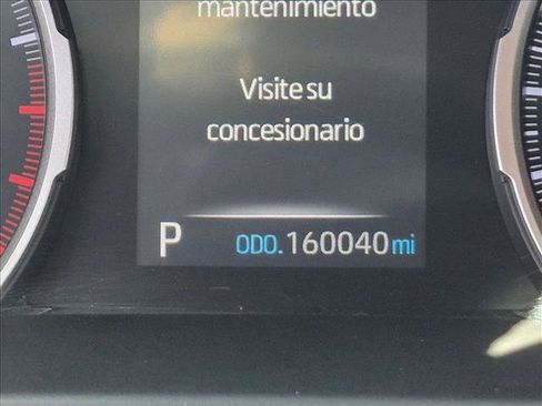 Used 2021 Toyota RAV4 XLE w/ Convenience Package FWD image 11