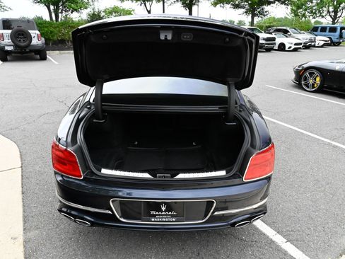 Used 2022 Bentley Flying Spur V8 AWD/4WD image 48
