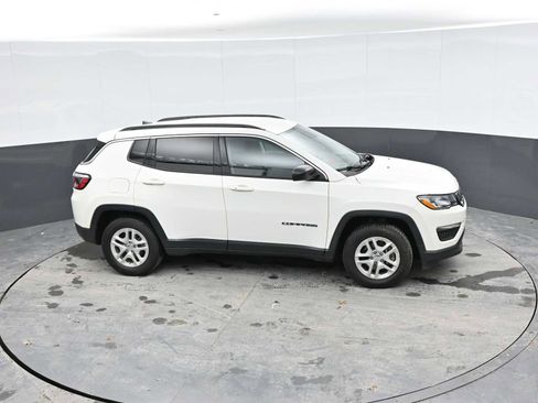 Used 2020 Jeep Compass Sport w/ Tech Group FWD image 19