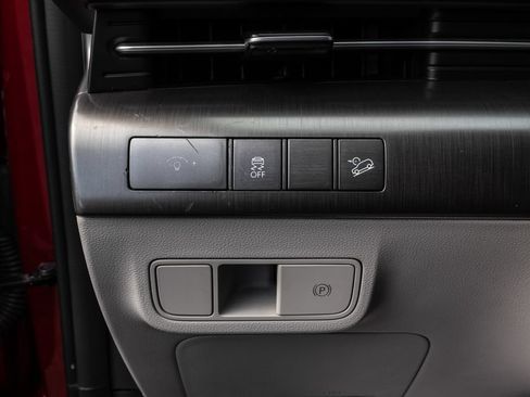 Used 2024 Hyundai Kona SEL AWD/4WD image 25