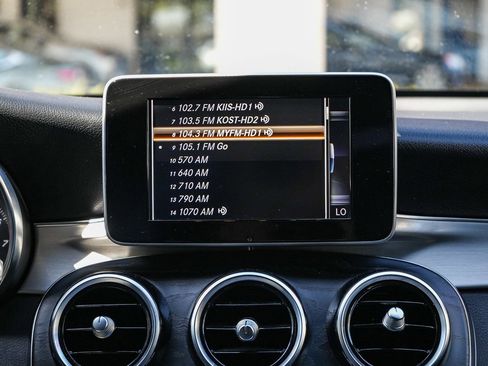 Used 2019 Mercedes-Benz GLC 300 image 13