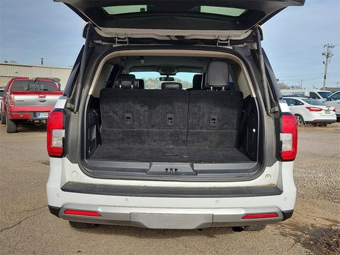 Used 2022 Ford Expedition XLT image 8