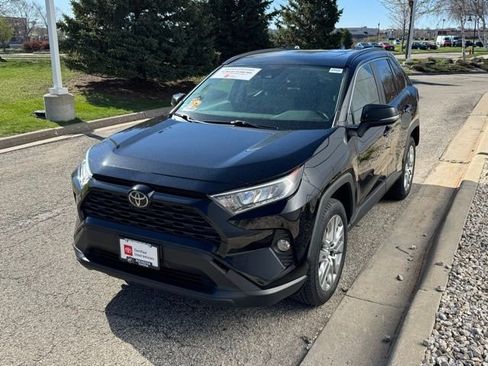 Certified 2019 Toyota RAV4 XLE Premium w/ Cold Weather Package AWD/4WD image 34