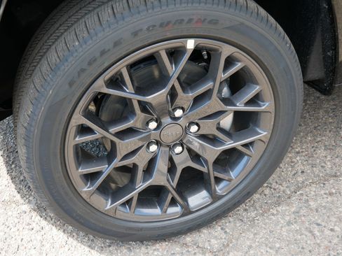 New 2026 Jeep Grand Cherokee L Summit image 5