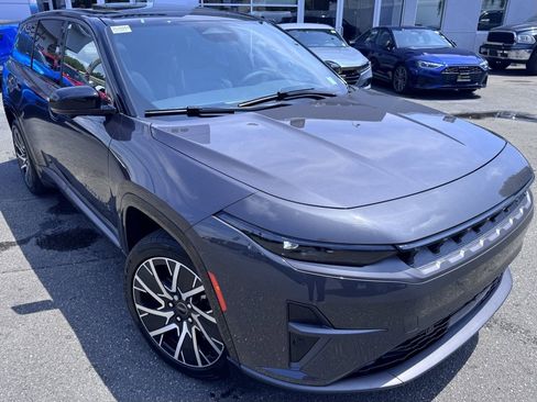 New 2025 Jeep Wagoneer S Limited image 2