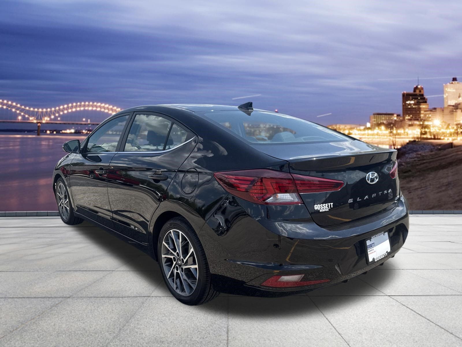 Used 2019 Hyundai Elantra Limited w/ Cargo Package FWD image 3