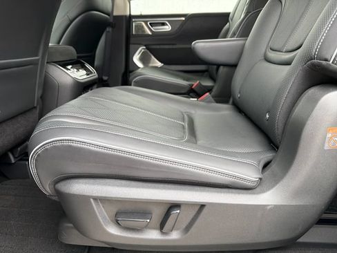 Used 2025 INFINITI QX80 Sensory AWD/4WD image 40