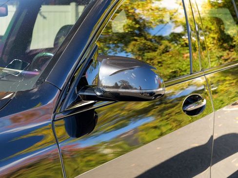 Used 2024 BMW X5 M60i w/ Executive Package image 11