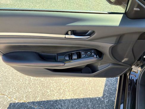 Certified 2024 Nissan Altima 2.5 SR image 17