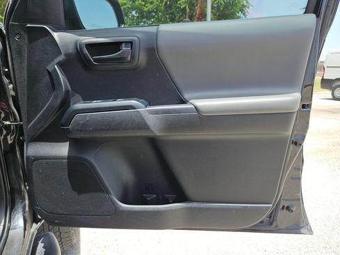 Used 2022 Toyota Tacoma SR w/ SR Convenience Package RWD image 29