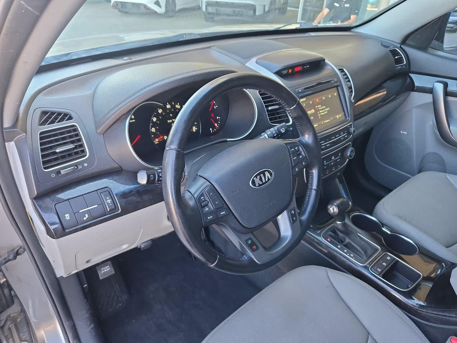 Used 2014 Kia Sorento SX w/ 3rd Row Package FWD image 10