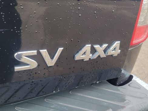 Used 2017 Nissan Frontier SV image 6