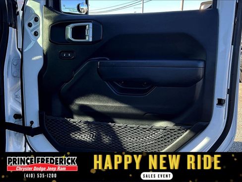 Used 2024 Jeep Gladiator Sport image 21