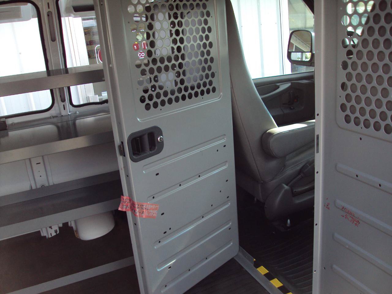 Used 2014 Chevrolet Express 1500 AWD image 14