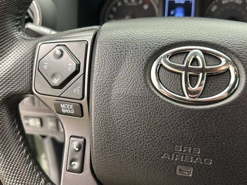 Used 2021 Toyota Tacoma TRD Off-Road AWD/4WD image 20