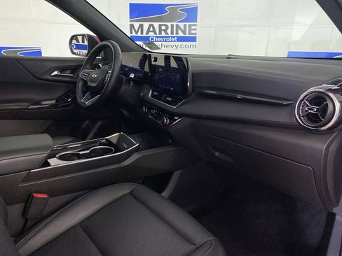 Used 2025 Chevrolet Equinox LT FWD image 34