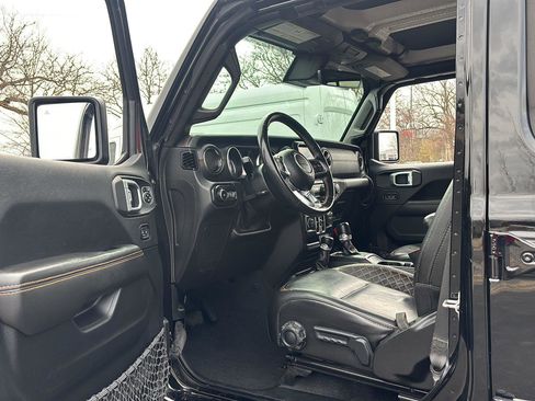 Used 2021 Jeep Wrangler Unlimited Sahara image 2