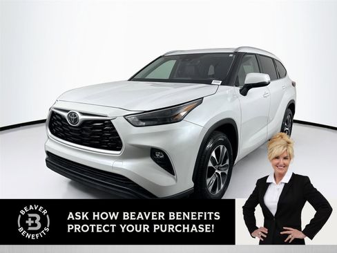 Certified 2022 Toyota Highlander XLE image 1