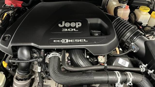 Used 2021 Jeep Gladiator Rubicon w/ Trailer Tow Package AWD/4WD image 9