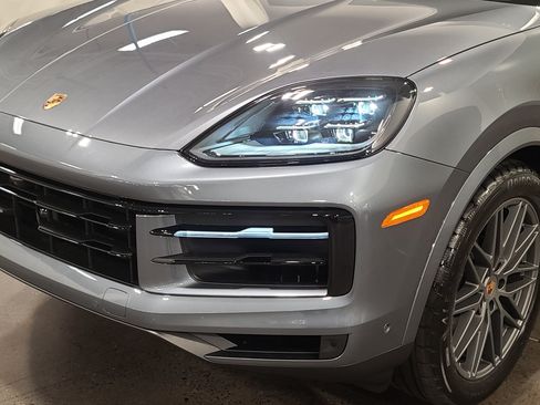 New 2026 Porsche Cayenne image 32