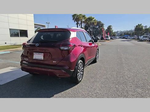 Used 2024 Nissan Kicks SV image 34