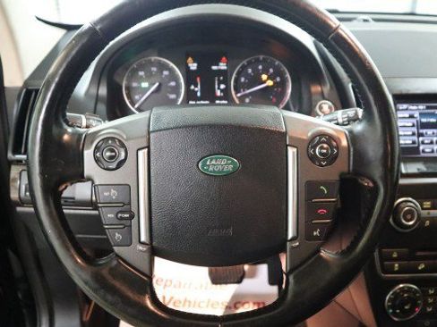 Used 2014 Land Rover LR2 HSE image 20