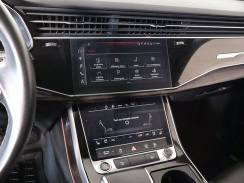Used 2022 Audi Q8 Premium Plus w/ Premium Plus Package image 6