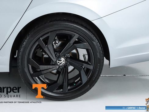 Used 2025 Volkswagen Jetta SE FWD image 43