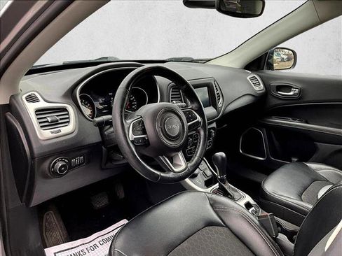 Used 2017 Jeep Compass Latitude w/ Popular Equipment Group AWD/4WD image 14