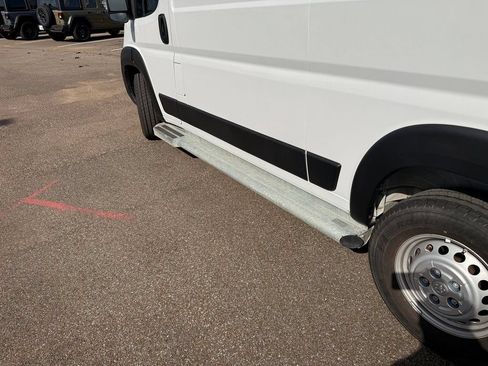 Used 2025 RAM ProMaster 2500 w/ U-Haul Equipment Group FWD image 8