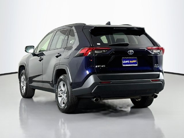 Used 2022 Toyota RAV4 XLE w/ Convenience Package AWD/4WD image 5