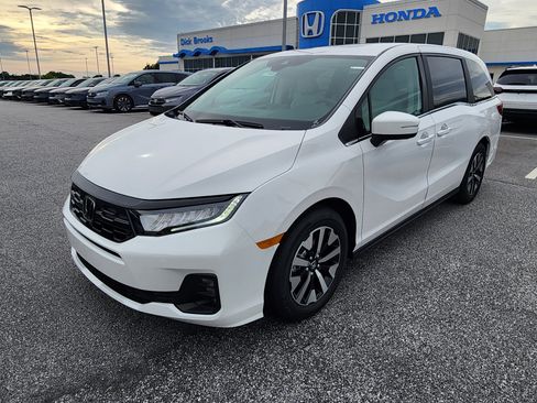 New 2026 Honda Odyssey EX-L image 2