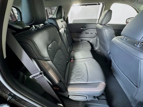 New 2026 Nissan Pathfinder Platinum w/ Cargo Package AWD/4WD image 26