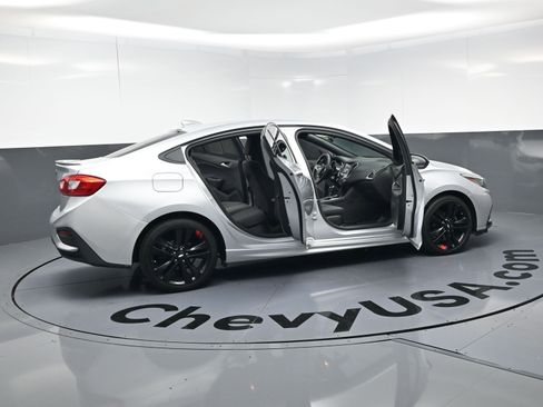 Used 2018 Chevrolet Cruze LT w/ Redline Edition image 24