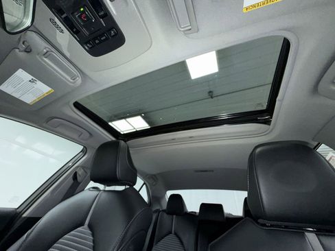 Certified 2023 Toyota Camry SE image 9