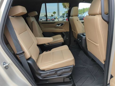 Used 2021 Chevrolet Tahoe Premier w/ Premium Package RWD image 24
