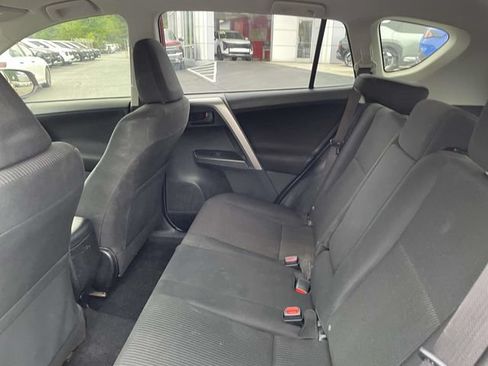 Used 2016 Toyota RAV4 LE FWD image 16
