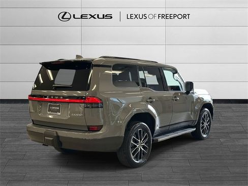 Used 2024 Lexus GX 550 image 3