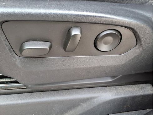 Used 2023 Chevrolet Silverado 1500 Custom image 15