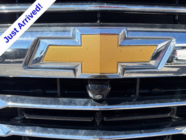 Used 2025 Chevrolet Suburban LT RWD image 8
