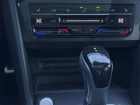 Used 2023 Volkswagen Tiguan SE R-Line image 19