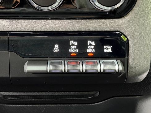 Used 2025 RAM 1500 Big Horn AWD/4WD image 14
