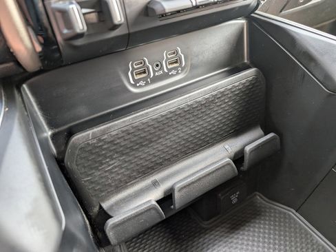 Used 2024 RAM 2500 Laramie image 32