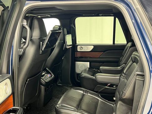 Used 2019 Lincoln Navigator L Reserve image 31