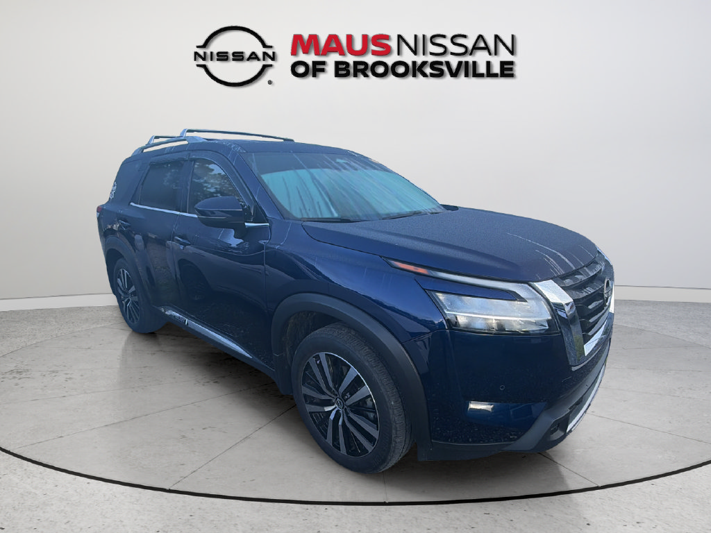 Used 2023 Nissan Pathfinder Platinum w/ Cargo Package AWD/4WD image 1