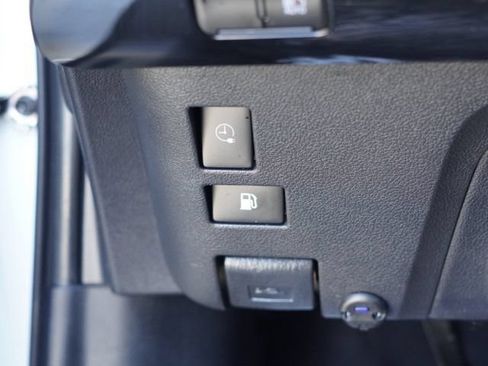 Certified 2022 Toyota Prius Prime LE FWD image 20