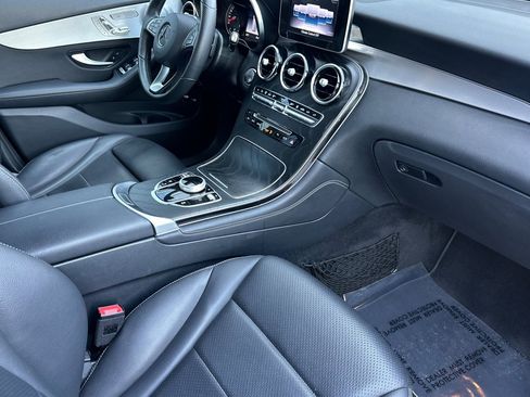 Used 2019 Mercedes-Benz GLC 350e 4MATIC image 20