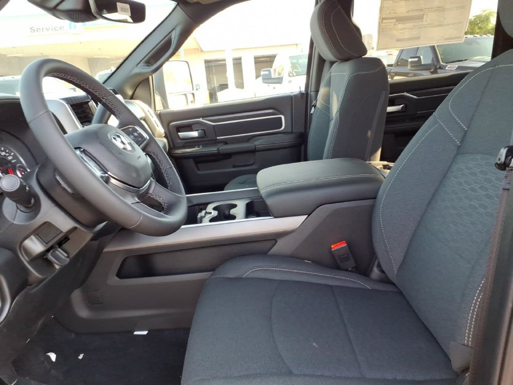 New 2026 RAM 2500 Big Horn AWD/4WD image 8