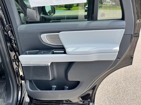 New 2027 Ford Expedition Platinum AWD/4WD image 13